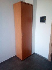 Офисный шкаф для верхней одежды