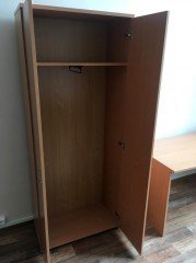 Офисный шкаф для верхней одежды